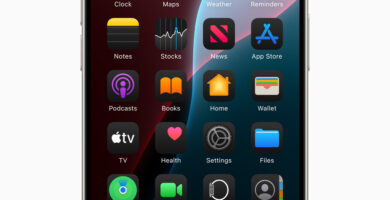 Apple WWDC24 iOS 18 Home Screen dark effect 240610 inline.jpg.large 2x