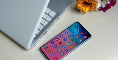 phone besides laptop ready for schoppin