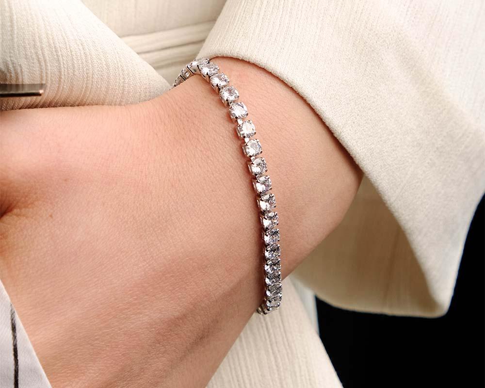 A stunning diamond tennis bracelet looking sophisticated